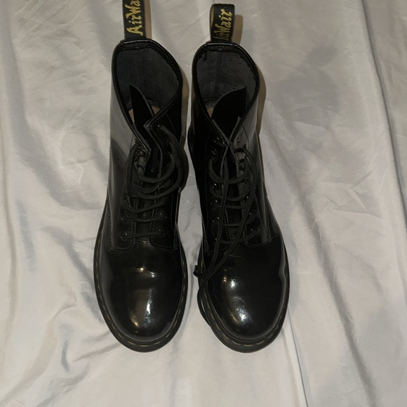 Size 10L women’s shiny leather Doc Martens - Picture 2 of 6